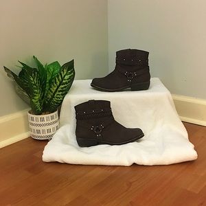 Brown Kohl’s booties